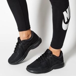 Nike NEW Revolution 4 Black Athletic Running Sneaker